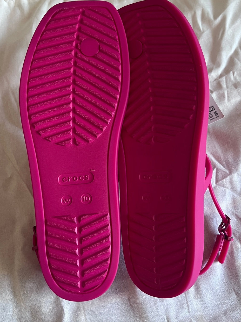 CROCS Women's Miami Thong Sandal in Bright Fuchsia - Picture 2 of 2